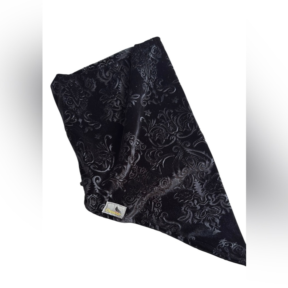Elegant Black Patterned Face Mask